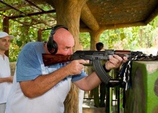 CUCHI TUNNELS & CAODAI TEMPLE 1 DAY TRIP from 29 USD/person only